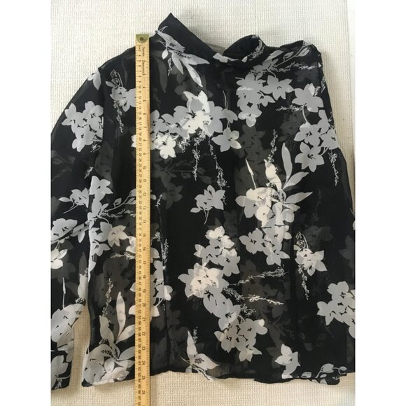 Croft n Barrow Top Women Size XL Sheer Black White Flowers Button up Long Sleeve - Picture 10 of 13
